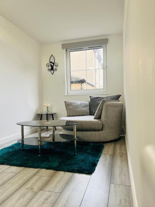 Superb 2 Bedroom Apartment With Free Parking Edinburgh Exterior foto